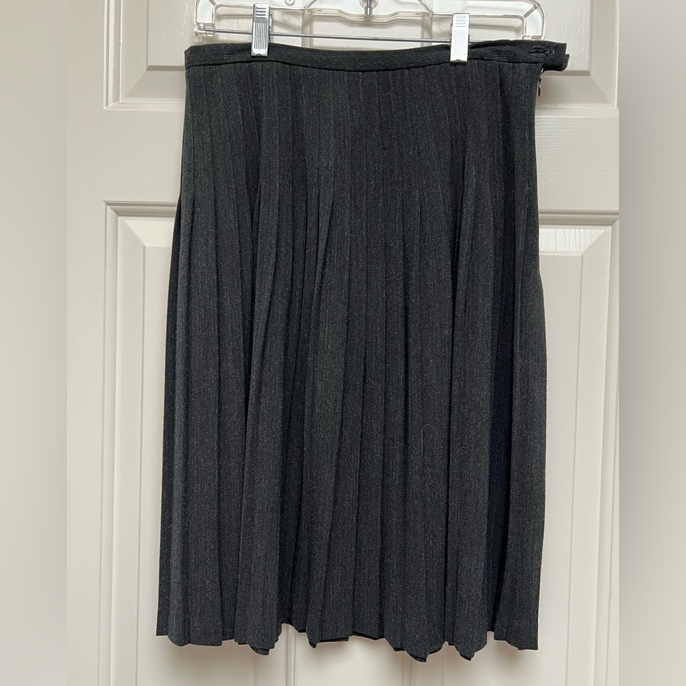 Finity Studio wool pleated skirt